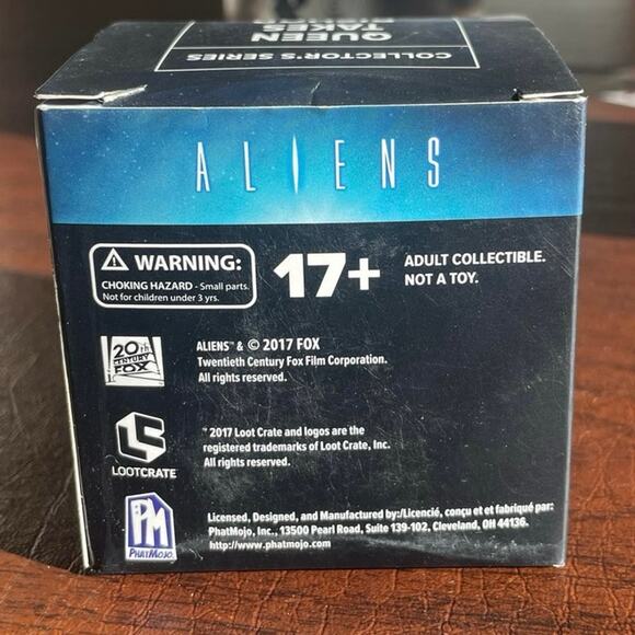 Loot Crate: Aliens Movie Queen Takes Bishop Collectors Series Mini Figure - Picture 6 of 6